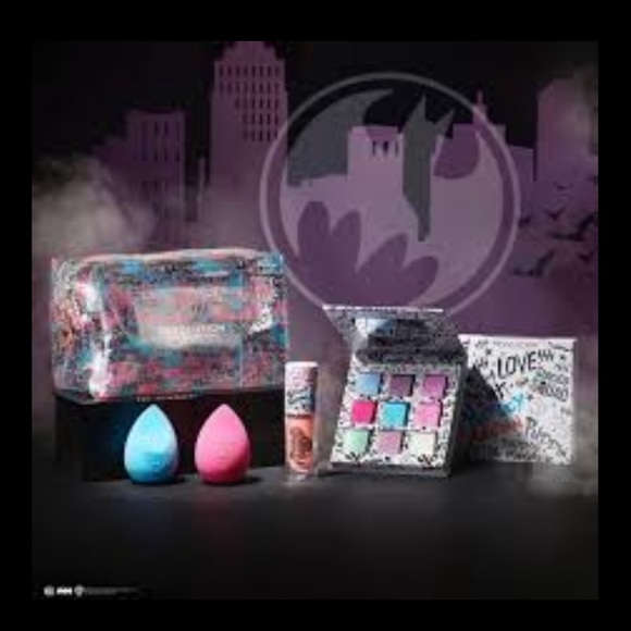 DC™ X Revolution Entire Batman, Catwoman, Joker, Harley Quinn Collection - Picture 5 of 10